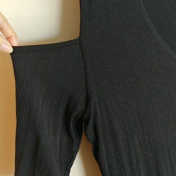 Design Lab Ribbed Exposed Shoulder Dress - Picture 6 of 6